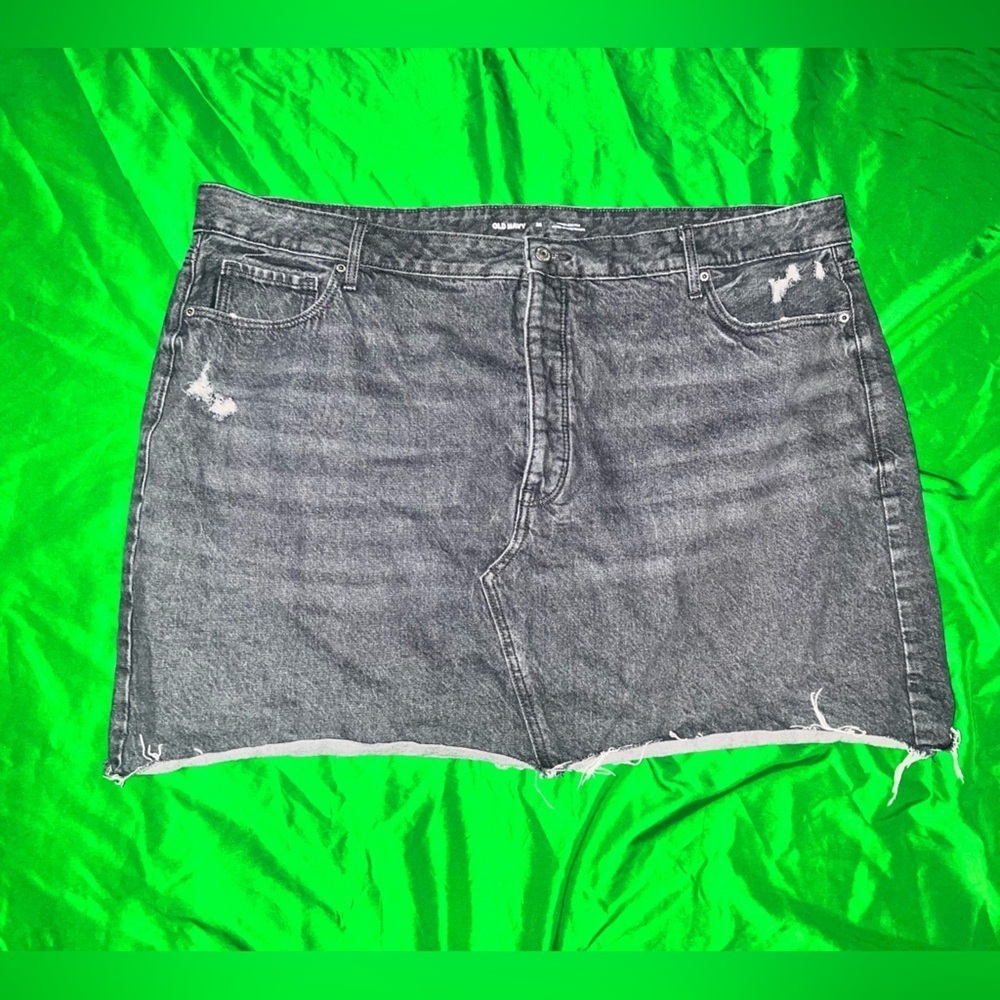 Old Navy Distressed Gray Denim Skirt Plus Size 26
